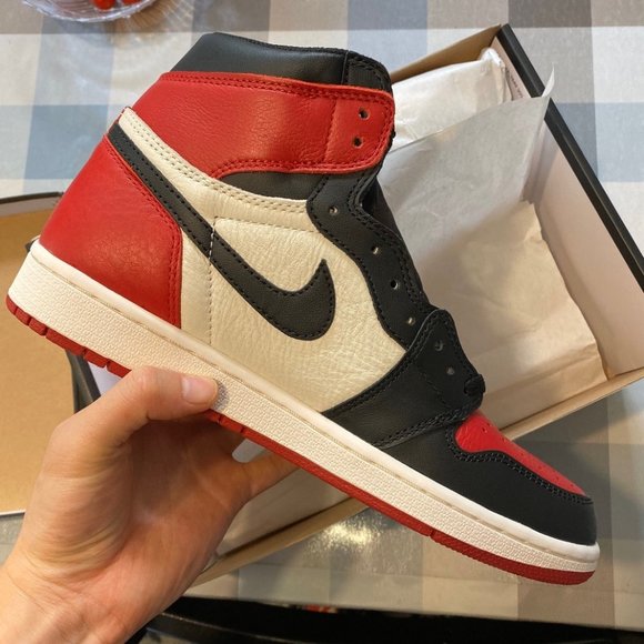 Air Jordan 1 Mid Chicago Toe main image 6